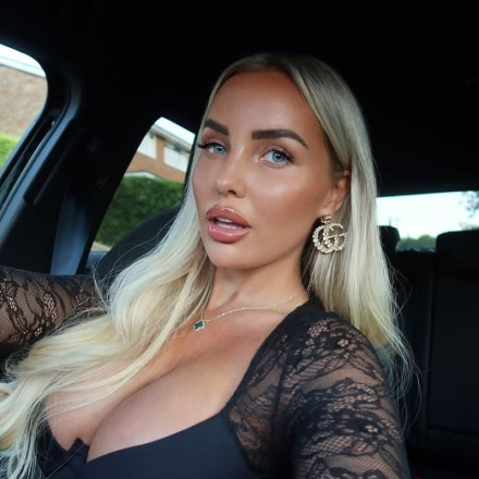 Ποια είναι η σέξι σύντροφος του Κόουλ Πάλμερ που «γονατίζει» τα social media (pic)