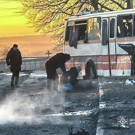 Ουκρανία: Τουλάχιστον 12 νεκροί από χτύπημα ρωσικού drone σε λεωφορείο με εργάτες ορυχείου