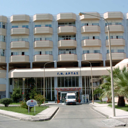 Άρτα: Τι έδειξε η ιατροδικαστική έκθεση για την 35χρονη που πέθανε αιφνίδια ενώ θήλαζε το μωρό της