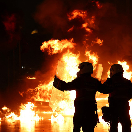 Αλβανία: Συγκρούσεις αστυνομικών με διαδηλωτές που ζητούν παραίτηση της αντιπροέδρου της κυβέρνησης