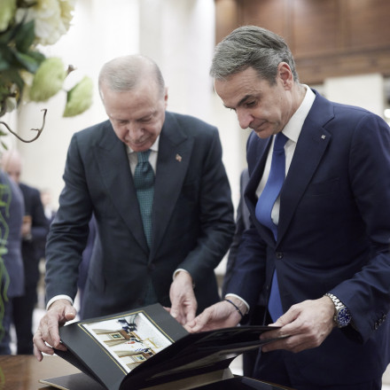 Μητσοτάκης-Ερντογάν: Πλατιά χαμόγελα και video wall στην Άγκυρα αλλά «στάσιμα νερά» στα δύσκολα