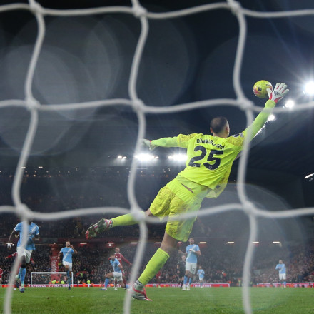 Ο Ντοναρούμα έπιασε το... άπιαστο και ο Γκουαρντιόλα έκλεψε την παράσταση με επική αντίδραση (vid)