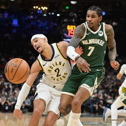 NBA: Ο Πόρτερ Τζούνιορ οδήγησε τους Μπακς σε νίκη επί των Πέισερς