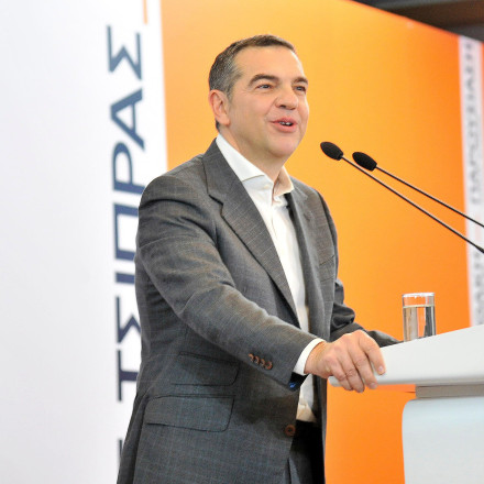 Η επιστροφή του Αλέξη Τσίπρα και το δίλημμα του χρόνου