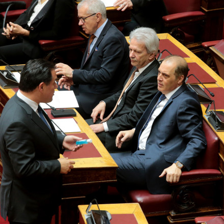 Κόντρα Άδωνι-Βελόπουλου: «Κοροϊδεύει τους Έλληνες για ψήφους» - «Μπερδεύει τηλεόραση με πολιτική»