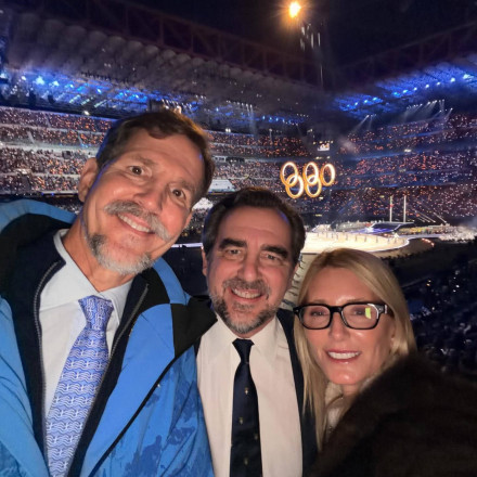 Η γαλανόλευκη γραβάτα του Παύλου Ντε Γκρες έκλεψε την παράσταση στην έναρξη των Ολυμπιακών Αγώνων