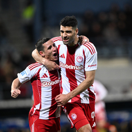 Αστέρας AKTOR - Ολυμπιακός 0-3: «Άλωσε» την Τρίπολη με κεφάτο Ποντένσε και πάτησε κορυφή