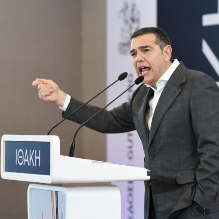 Τσίπρας από Ιωάννινα: «Γραμμή» στην κεντροαριστερά για την αναθεώρηση - Κατά Καρυστιανού για τη Χίο