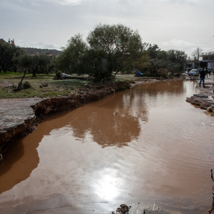 Ανησυχία στο Διδυμότειχο: Στα 6,5 μέτρα η στάθμη του νερού στο Πύθιο - Ποιες περιοχές πλημμύρισαν