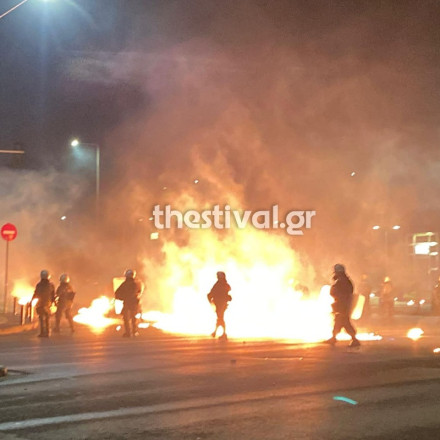 Εξηγήσεις δίνει το ΑΠΘ για τα επεισόδια - Λήγει το τελεσίγραφο του υπουργείου Παιδείας