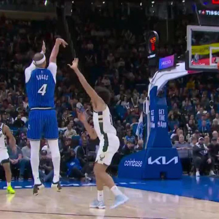 ΝΒΑ: Οι Μάτζικ έκοψαν το σερί των Μπακς με εκρηκτικό δεύτερο ημίχρονο