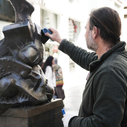 Τα σιντριβάνια της Ερμού και τα γλυπτά που προσπερνάμε καθημερινά