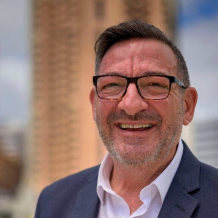 Παγκόσμια Ημέρα Ελληνικής Γλώσσας: Από το «όχι», στα ελληνικά μέσα στη Βουλή της Αυστραλίας