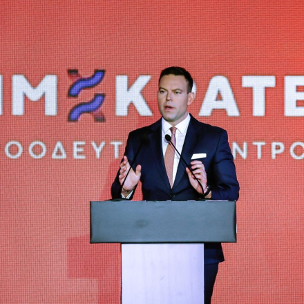 «Δεν με τελείωσαν»: Σήμα επανεκκίνησης από Κασσελάκη που αλλάζει και όνομα στο κόμμα