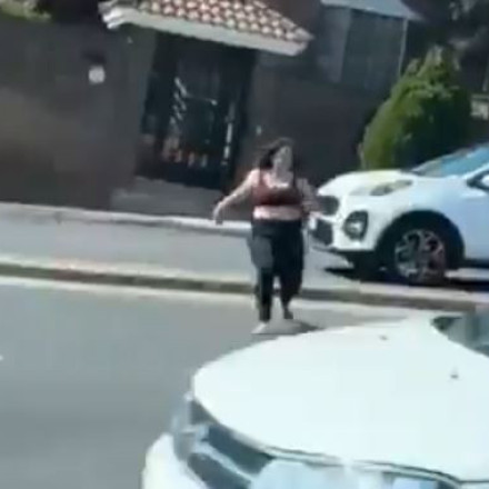 Απίστευτο τροχαίο στο Μεξικό: 25χρονη πετάχτηκε στο δρόμο και παρασύρθηκε από διερχόμενο όχημα