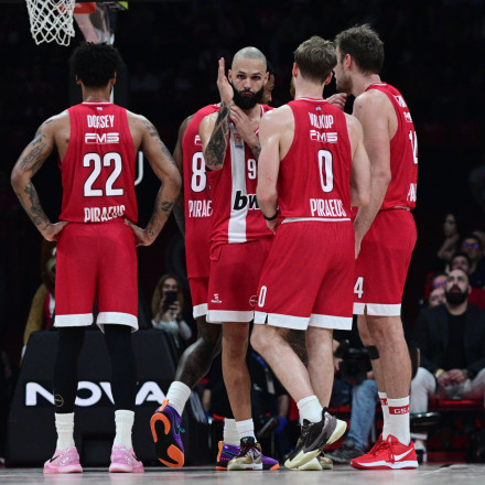 Ο Ολυμπιακός επέτρεψε στον Ερυθρό Αστέρα να το πιστέψει, έπαιξε με τη φωτιά κι ευτυχώς... δεν κάηκε