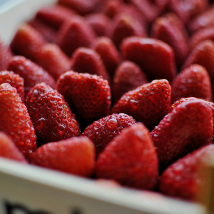 Το πιο ερωτικό φρούτο είναι το πιο «βρόμικο» - Ποια χημικά χρησιμοποιούνται στην καλλιέργειά του