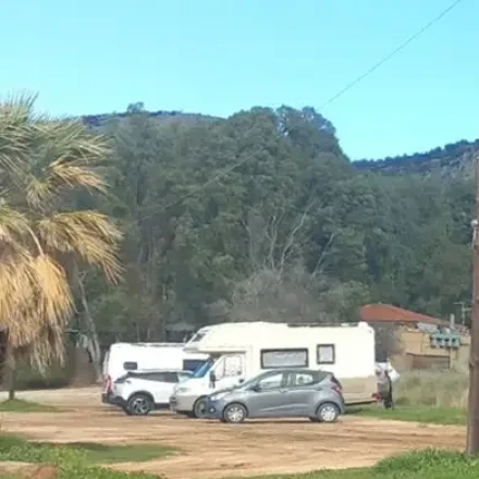 Ναύπλιο: Η Καραθώνα «ανοχύρωτη» στο ελεύθερο κάμπινγκ