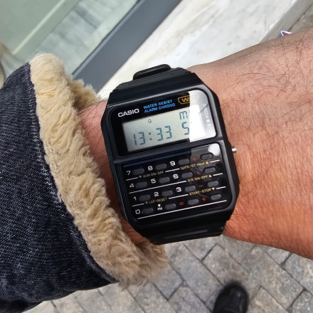 Το Casio που «έγραψε» ιστορία: Το ρολόι των Back to the Future, Breaking Bad και Stranger Things