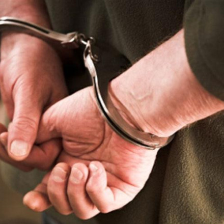 Θεσσαλονίκη: Χειροπέδες σε υπάλληλο περιπτέρου – Πούλησε τσιγάρα σε ανήλικη