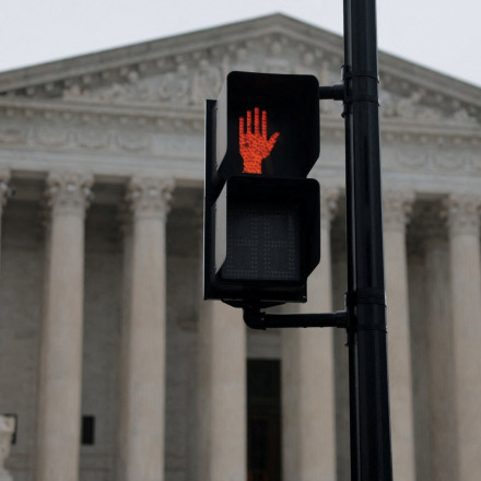 Ανοίγει ο ασκός του Αιόλου:ΕΕ, Καναδάς, Βρετανία «ενεργοποιούνται» για το μπλόκο στους δασμούς Τραμπ