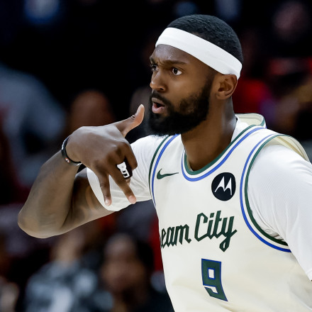 NBA: Οι Μπακς άλωσαν την Οκλαχόμα παρά την απουσία του Αντετοκούνμπο (vid)