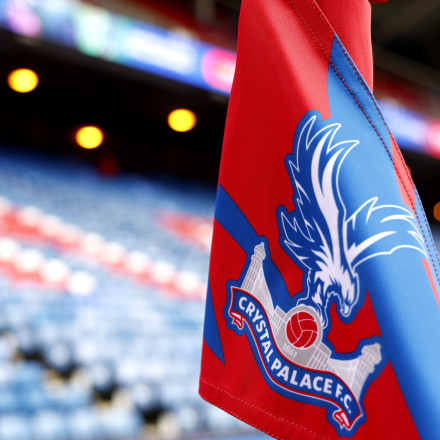 «Καμπάνα» 50.000 λιρών στην Κρίσταλ Πάλας για πανό κατά του Μαρινάκη