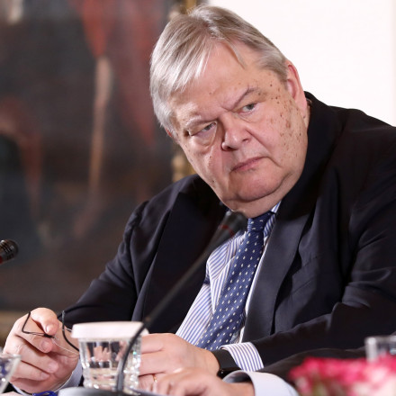 Προσπάθειες να πειστεί ο Βενιζέλος να είναι υποψήφιος