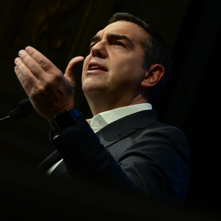 O Τσίπρας... εύχεται στον Στουρνάρα «να φτάσει τα χρόνια του Παναγόπουλου στη ΓΣΕΕ»