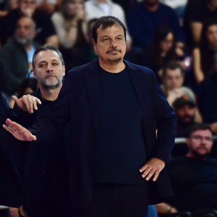 Έριξε το καρφί του ο Αταμάν: «Βλέπω μόνο οχτώ δημοσιογράφους, αν χάναμε θα ήταν γεμάτη η αίθουσα»