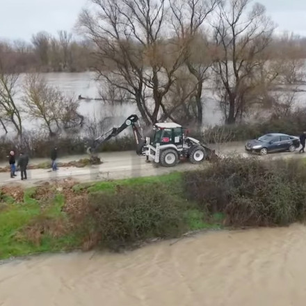 Σε διαρκή συναγερμό ο Έβρος: Νέα θραύση αναχώματος στη Μάνδρα - Κρίσιμες οι επόμενες ώρες