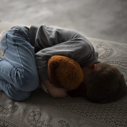 Ελεύθερη με περιοριστικούς όρους 56χρονη που καταγγέλθηκε για σεξουαλική κακοποίηση ανηλίκου