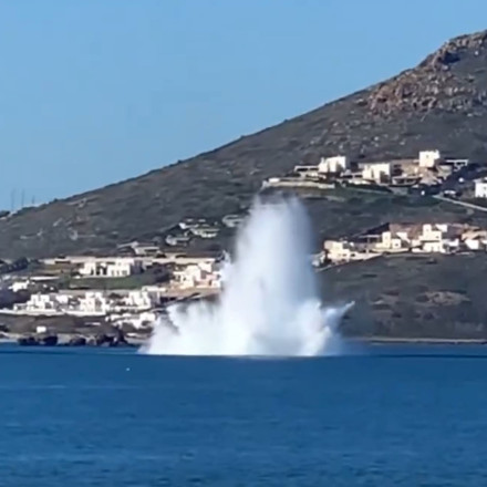 Νάξος: Εξουδετερώθηκε η νάρκη που εντοπίστηκε στη θάλασσα - Εντυπωσιακό βίντεο