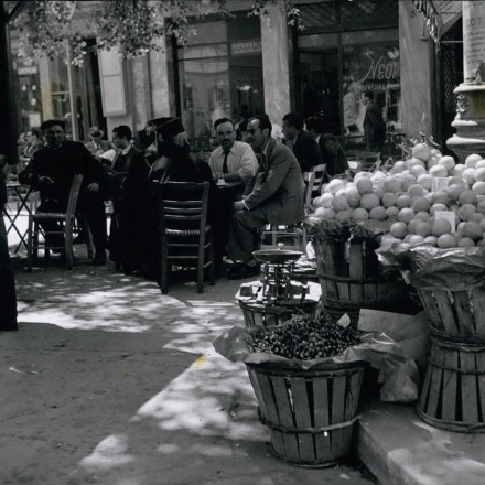 Το πρώτο «ελληνικό reality» - Πώς ήταν η ζωή στις γειτονιές της Αθήνας τη δεκαετία του '60