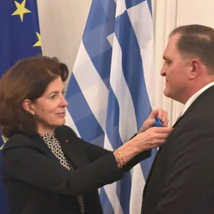 O Πιτσιλής χρίστηκε Ιππότης του Εθνικού Τάγματος Αξίας της Γαλλικής Δημοκρατίας