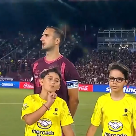 Αμηχανία στο Ρεκόπα Σουνταμερικάνα: Παιδάκι έκανε χειρονομία  «θα σας σκοτωσω» (vid)