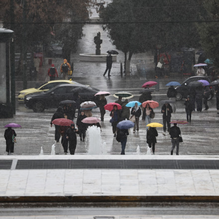 Βροχές και συννεφιά σε όλη τη χώρα - Με τι καιρό θα γίνουν οι παρελάσεις της 25ης Μαρτίου