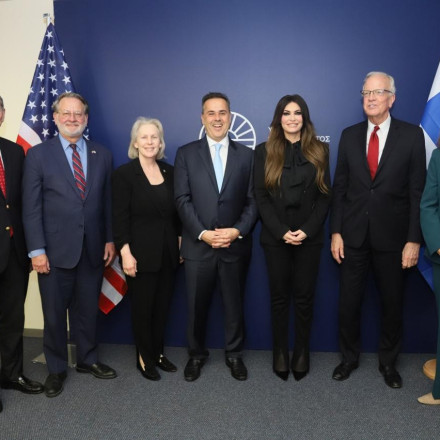 Συνάντηση του Σταύρου Παπασταύρου με αντιπροσωπεία του Κογκρέσου των ΗΠΑ