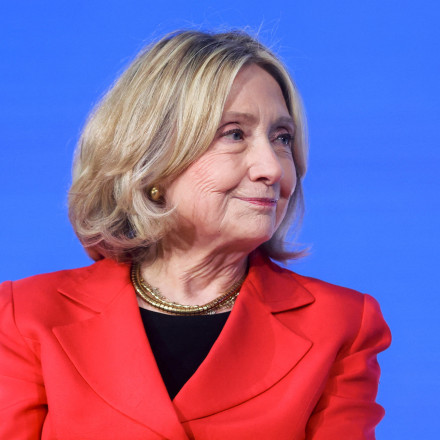 Υπόθεση Έπσταϊν: Διακόπηκε η κατάθεση της Χίλαρι Κλίντον - Βουλευτής δημοσιοποίησε φωτογραφία της