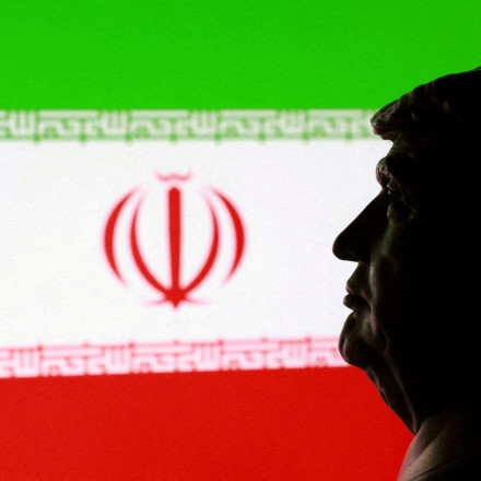 Γιατί ο Τραμπ ξέσπασε εναντίον του Ιράν: Οι πύραυλοι που απειλούν βάσεις και η θέση της Τεχεράνης