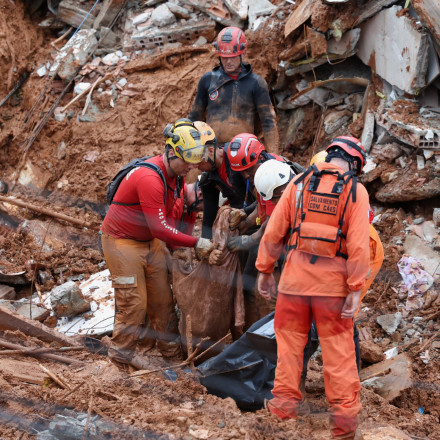 Βραζιλία: 29 νεκροί και δεκάδες αγνοούμενοι από φονικές πλημμύρες - Μάχη με τον χρόνο στα συντρίμμια