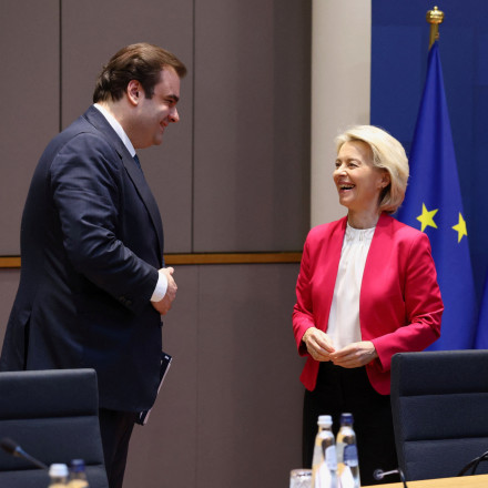 Πόλεμος στην Μέση Ανατολή: Κρίσιμη συνάντηση Πιερρακάκη με την ηγεσία της ΕΕ