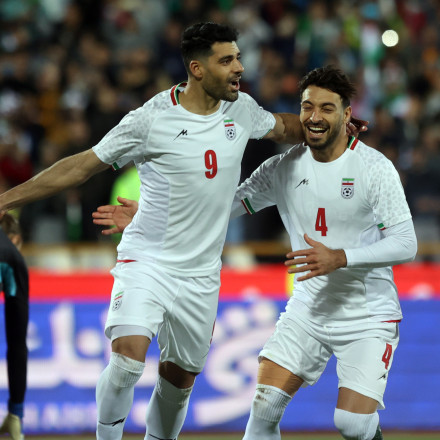 «Πονοκέφαλος» για τη FIFA: Το Ιράν απειλεί να μην παίξει στο Μουντιάλ λόγω των βομβαρδισμών