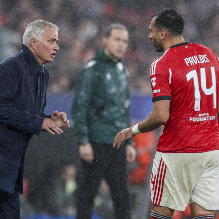 «Στάζει μέλι» για τον Παυλίδη ο Μουρίνιο: «Εκανε εξαιρετική δουλειά» (video)