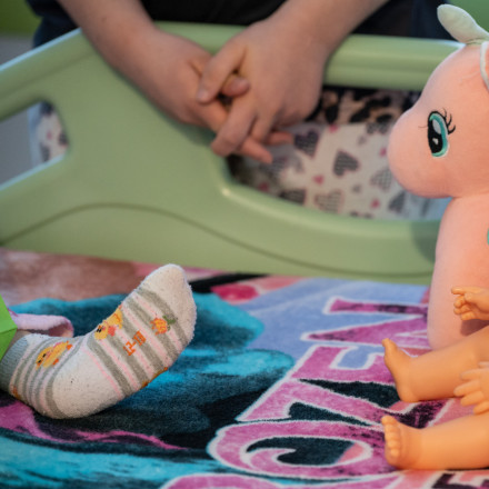 Βρέφος με μηνιγγίτιδα: «Μου ασκείται πόλεμος - Μόδα οι χειροπέδες σε γιατρούς;» λέει η παιδίατρος