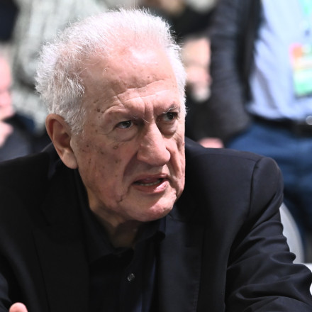 ΠΑΣΟΚ: Επιστροφές χρώματος κόκκινου και γαλάζιου