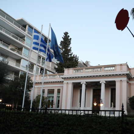 Κρίση στη Μέση Ανατολή: Στρατιωτικός και διπλωματικός συναγερμός στην Αθήνα