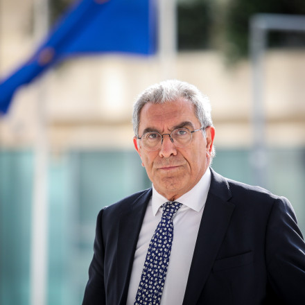 Τέλος στο «ψηφιακό κρυφτό»: Η Δίωξη ταυτοποίησε τον υβριστή του Βασίλη Καπερνάρου