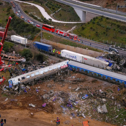 Τρία χρόνια πριν, ο χρόνος σταμάτησε στα Τέμπη
