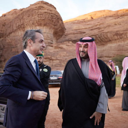 Τηλεφωνική επικοινωνία Μητσοτάκη με τον Πρίγκιπα Διάδοχο της Σαουδικής Αραβίας για τη Μέση Ανατολή